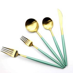 Elegante Juego de Cubiertos con Mango Delgado Verde y Cabeza Dorada para Cocinas, Hoteles, Restaurantes, Ocasiones Especiales y Regalos - Product Image 6