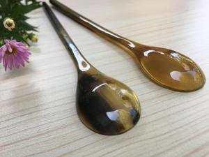 Cuchara de Cuerno de Búfalo Natural, Hecha a Mano y Pulida, Perfecta para Servir Especias, Condimentos o como Decoración de Mesa, Alta Calidad - Product Image 4