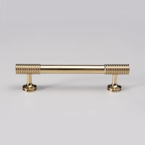 Poignée de porte élégante finition argentée avec design minimal parfaite pour les portes d'entrée, la chambre à coucher ou le bureau Quincaillerie intérieure indienne - Product Image 6