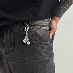 Móc khóa xúc xắc kim loại hip-hop cá tính Châu Âu và Mỹ Mặt dây chuyền denim cao cấp cho Nam Mặt Dây chuyền retro - Product Image 5