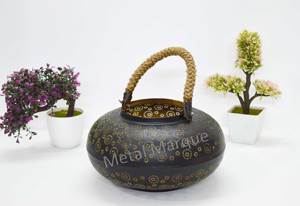 Mini lanterne vintage en métal avec poignée en corde, design au laser, bougeoir fait main pour la décoration de la maison - Product Image 4