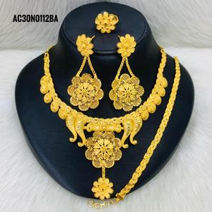 Conjunto de pendientes de Collar chapado en oro de 24 quilates de moda Vintage de inspiración italiana enviado directamente EE. UU. Francia España Turquía Comoras Mayotte - Product Image 1