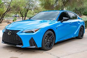 Lexus IS 500 Sport Performance Premium ปี 2024 สภาพดีเยี่ยม วิ่งเพียง 3,400 ไมล์ เครื่องยนต์ V8 472 แรงม้า พร้อมแพ็คเกจตกแต่งพิเศษ ไม่ได้ดัดแปลงใดๆ - Product Image 2