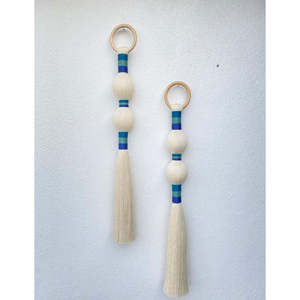 Juego de 2 Tapices de Pared de Macramé Tejido Estilo Bohemio Moderno, Diseño de Borlas Ecológico, Decoración de Pared de Lujo COLMENA REY Lomas - Product Image 1