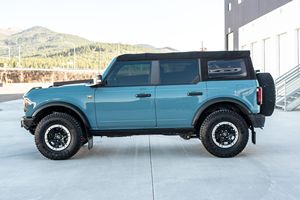 Ford Bronco Badlands 2022, SUV Automático con Techo Corredizo, Faros Delanteros, Cámara Trasera de 360°, Asientos Eléctricos - Product Image 3