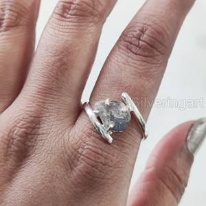 Bague pour femme en pierre brute, labradorite naturelle, avec croix à griffes, en argent sterling 925, pour anniversaire et Noël - Product Image 2