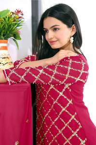 Styles à la mode Broderie Travail MARIAGE ET ENGAGEMENT Spécial Moti & Stone Work Punjabi Salwar Kameez - Product Image 4