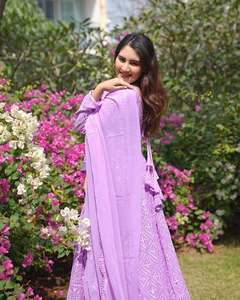 Ensemble Kurta Anarkali pour femme Unity Luxure, lavande, broderie Chikankari, avec dupatta, tissu en coton premium, longue tenue ethnique festive - Product Image 2