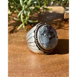 Bague Statement pour Homme Tony Yazzie Golden Hill, Taille 13, Sertie de Turquoise et d'Argent Sterling, Style Bohème pour un Usage Quotidien - Product Image 3