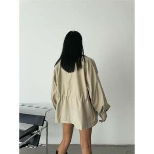 Veste en tissu doux pour femme avec cordon de serrage à la taille et col roulé - Couleur pierre - Product Image 6