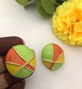 Belle meilleure qualité boucles d'oreilles clous tendance CZ Look boucles d'oreilles bijoux de mode casual et fêtes pour les femmes et les filles - Product Image 2