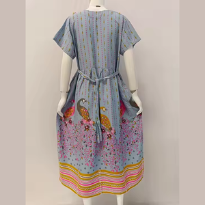 Vestido midi de rayón con cuello redondo y volantes, de manga corta, de alta calidad, de Chrysanta. - Product Image 3