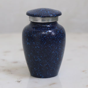HHO Urne de crémation compacte en métal bleu brillant de 4 pouces Petit décor à la maison pour le stockage des cendres Technique de coulée à la main - Product Image 3