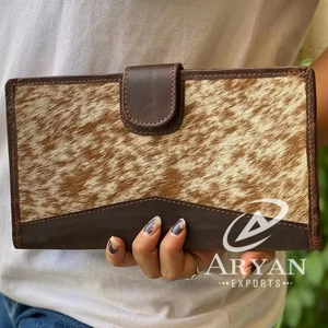 Portefeuille en cuir de vachette, portefeuille en cuir à poils, agenda en cuir, portefeuille pour femme - Product Image 1