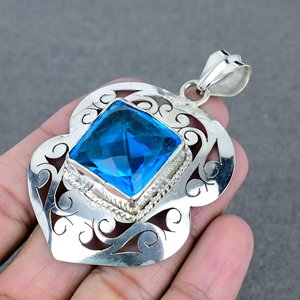 Colgante de Topacio azul plateado Colgante de latón hecho a mano Cojín de corte Colgantes de Latón chapado en plata al mejor precio - Product Image 3