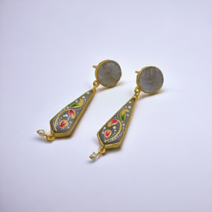 Pendiente de joyería con diseño de pintura a mano chapado en oro 2024 para niñas y mujeres a un precio razonable - Product Image 1