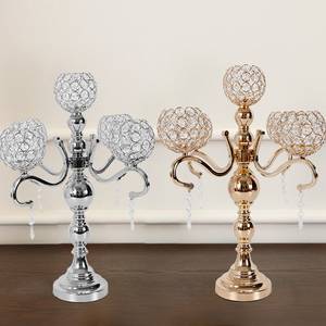 "Élégant bougeoir en cristal à 3 bras avec finition dorée au design époustouflant pour les mariages ou la décoration intérieure de luxe" - Product Image 5