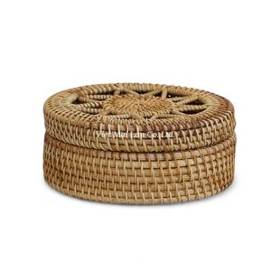 Caja de Ratán Natural Hecha a Mano por Artesanos Vietnamitas para Almacenamiento en el Hogar y Decoración de Interiores - Product Image 1