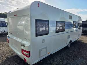 Caravane de luxe tout-terrain 4x4 pour famille, modèle 2022, avec coque en acier inoxydable, pour voyages en plein air, dotée d'une douche et d'une toilette - Product Image 4