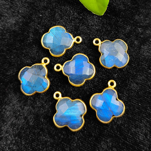 Venta al por mayor hecho a mano AAA azul labradorita trébol briolette piedras preciosas colgantes 925 Plata oro vermeil bisel pedido a granel - Product Image 2