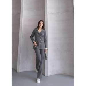 Ensemble de costume pour femme 1566 avec col chemise en tricot, élégant et stylé - Product Image 1