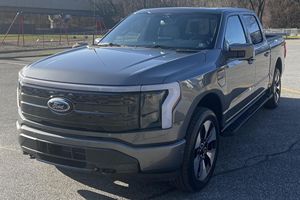 Certified Clean And Fairly Used 2023 For-d F-150 Lightning Platinum - Product Image 6