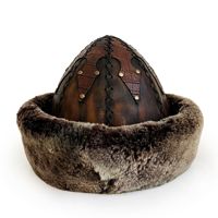 Chapeau Bork en cuir véritable marron antique, orné d'une broche en métal cloutée motif requin Anatolia Ertugrul Gazi, style point de croix, 59 cm / 23,2 po, pour adultes, usage quotidien