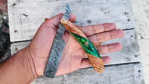 Edge Master Manufacture EM-1200 Ensemble de couteaux multi-usages à lame en acier Damas forgée à la main, rasoir de rasage personnalisable, manche en bois OEM pour barbiers - Product Image 4