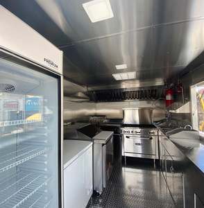 Camión de Comida Móvil Totalmente Equipado con Cocina Comercial, Vehículo de Catering Personalizado en Venta - Product Image 5
