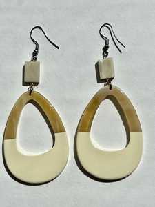 Pendientes de aro de cuerno de búfalo hechos a mano de alta calidad con perla, joyería natural de gran venta a precios de mayorista - Product Image 3