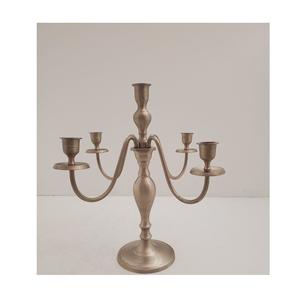 Candelabre en métal élégant pour les mariages, les célébrations, les intérieurs et les arrangements de bougies charmants - Product Image 6