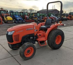Tracteur utilitaire compact automatique 4x4 70 CV 2017 L2501 - Utilisation agricole, transmission par engrenages et composants de roulement - Product Image 5