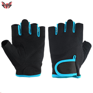 Best Design Wholesale Customized Logo Printing <b>Light</b> Weight Half <b>Finger</b> Coverage Weightlifting Gym Wear Gym Gloves - Product Image 3