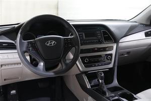 Sonata 2.4L SE LHD 2015 Usado en Buen Estado - Product Image 2