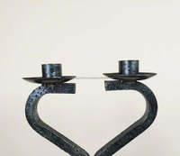 Bougeoirs noirs en fer forgé brutaliste espagnol vintage 2 bras en métal forgé pour la décoration de la maison