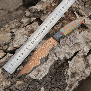 Couteau de chasse en acier damas en cuivre avec manche multicolore Lame de qualité supérieure pour les aventures en plein air Couteaux pleine soie - Product Image 6