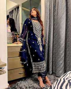 Venta al por mayor nuevo diseñador Chinon tela de seda pesado Zari bordado y corte trabajo borde superior y Palazzo con bordado Dupatta - Product Image 2