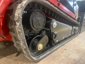 รถตักล้อยางขนาดเล็ก TORO DINGO TXL2000 ปี 2026 พร้อมระบบขับเคลื่อนแบบตีนตะขาบ เครื่องยนต์ Kubota KYB 92 กิโลวัตต์ น้ำมันเบนซิน ประสิทธิภาพสูง พร้อมตลับลูกปืน รับประกัน 4 ปี - Product Image 4
