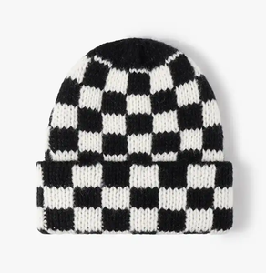 Bonnet d'hiver unisexe de haute qualité Logo personnalisé Patch en cuir brodé en gros Bonnet en tricot de couleur chinée Toque avec logo tissé - Product Image 1