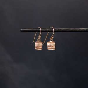 Boucles d'oreilles pendantes carrées texturées en argent sterling 925 vermeil en or rose Bijoux de tous les jours plaqués or parfaits - Product Image 1