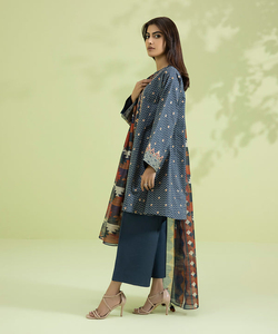 Traje bordado de césped a precio barato al por mayor para mujer, novedad de 2025, trajes de césped ligeros y cómodos, servicio OEM - Product Image 3