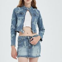Top qualité femmes bleu lavé longueur courte manches longues veste en jean avec poches et col rabattu applique broderie dessus