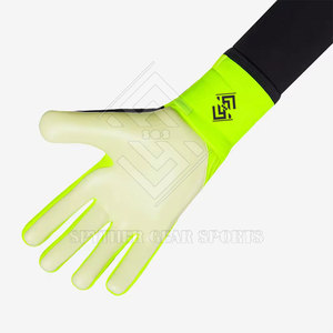 Gants de gardien de but en latex de haute qualité sur mesure, fermeture à boucle et crochet antidérapante, protection des doigts, gants de sport professionnels pour hommes - Product Image 2