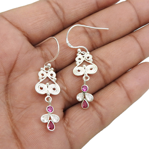 Nouveauté Boucles d'oreilles de luxe en argent sterling 925 avec zircon cubique blanc rubis, design unique, fournisseurs de bijoux faits à la main - Product Image 4