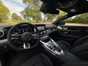 Mercedes-Benz AMG GT 43 2024 Rojo Brillante, Tracción en las Cuatro Ruedas, Asientos de Cuero, Arranque Remoto, Paquete Premium, Ruedas, Transmisión Automática, Volante a la Izquierda, Oscuro - Product Image 5