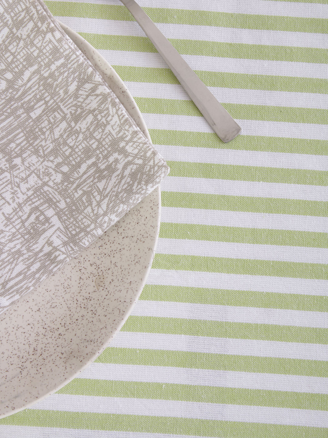 สีเขียว