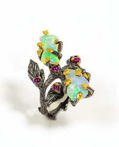Anillo de ópalo de fuego etíope en plata de ley, diseñado para bodas elegantes inspiradas en la naturaleza, estilo clásico de lujo. - Product Image 1