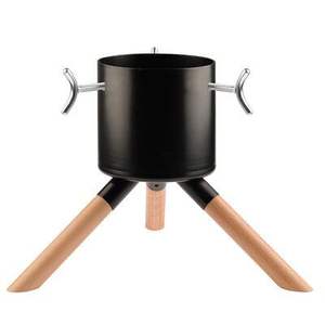 Madera elegante diseño de tres patas decoraciones navideñas soporte de árbol de Navidad para árbol de Navidad Artificial con venta al por mayor - Product Image 1