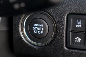 Suzuki Vitara Turbo Automático 2WD 2023 Usado SUV Interior Claro Asientos de Cuero Llantas R18 Control de Crucero Adaptativo Opciones Gasolina Diésel Híbrido - Product Image 4