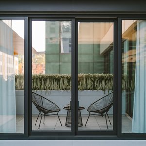 Muestra gratis estilo chino Puerta de aleación de aluminio Interior jardín posición aislamiento térmico acabado Hotel Hospital apartamento - Product Image 1